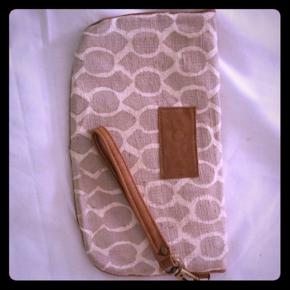 Joyn Wristlet